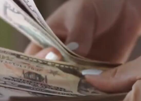 男子上8天班辞职要公司赔偿100万  背后真相实在令人感到惊愕