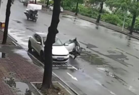 广东女子骑电动车遇“开门杀”身亡  背后真相实在令人震惊