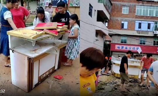 女子高铁上厕所邻座拒绝起身让路  背后真相令人感到气愤