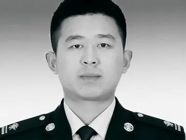 北京消防员冯振在抢险救灾中牺牲 英雄一路走好！