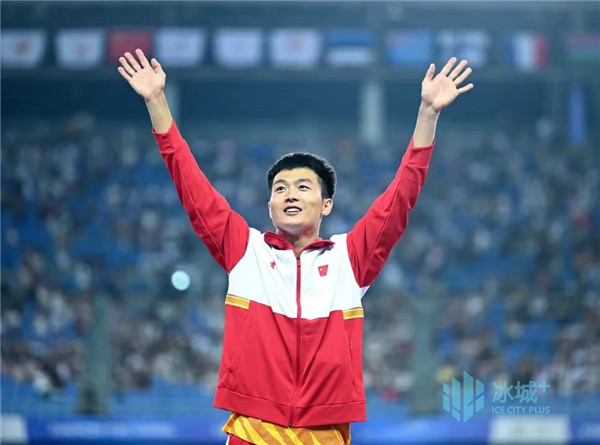 哈工大张景强斩获成都大运会跳远金牌  这到底是怎么回事？