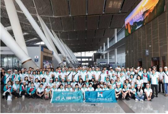 韩红等众星驰援黑龙江 是义诊不是救灾 穿着朴素没有一点明星架子！