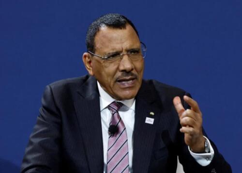 尼日尔总统被软禁2周 食物将耗尽  背后真相实在令人感到惊愕