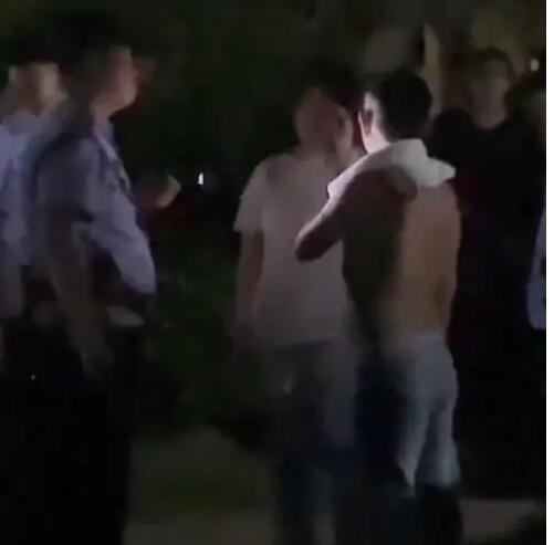 街道办回应多名男子被女子砍伤 背后真相实在令人感到惊愕