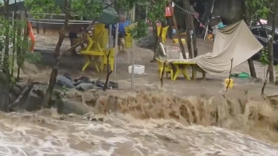 广西上林突发山洪 游客慌忙逃离 背后真相实在令人感到惊愕