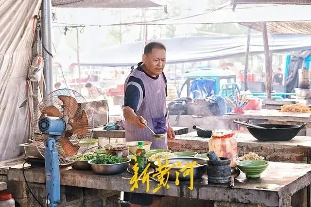 2元炒菜哥回应爆火:不想做网红 背后真相实在令人感到惊愕