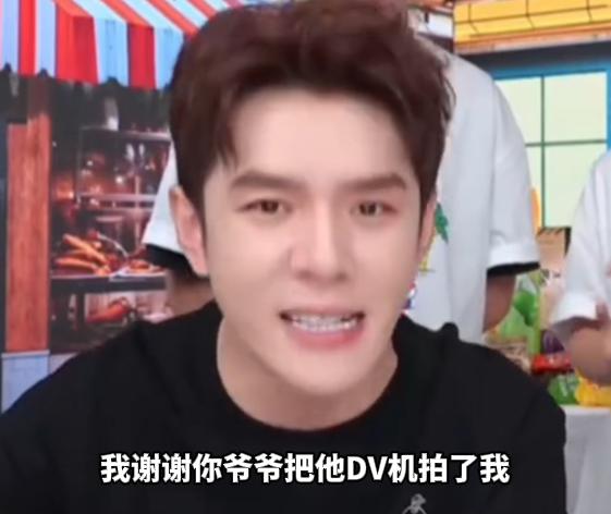 网友发现小时候舞蹈老师是李佳琦 这到底是怎么回事？