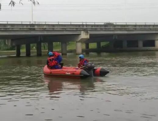 19岁女生失联 监控拍下最后身影  这到底是怎么回事？