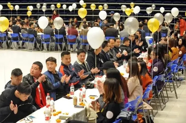 日本第一代丁克正疯狂相亲 背后真相实在令人感到惊愕