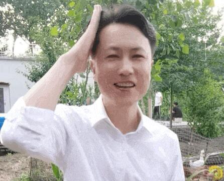 那些被“秀才”圈粉的中老年女性  背后真相令人感到震惊