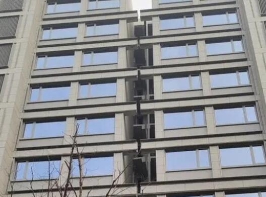 杭州一住宅楼楼体开裂?官方回应  背后真相实在令人感到惊愕