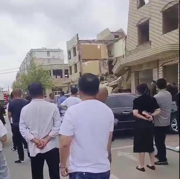 黑龙江佳木斯一宾馆发生坍塌 这到底是怎么回事？