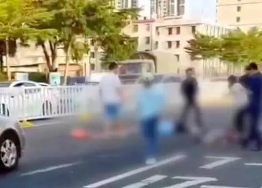 湛江一轿车在学校门口撞倒多名学生  背后真相令人感到震惊