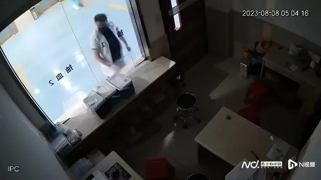 丈夫潜入医院稀释醉驾妻子血液样本 背后真相令人感到震惊