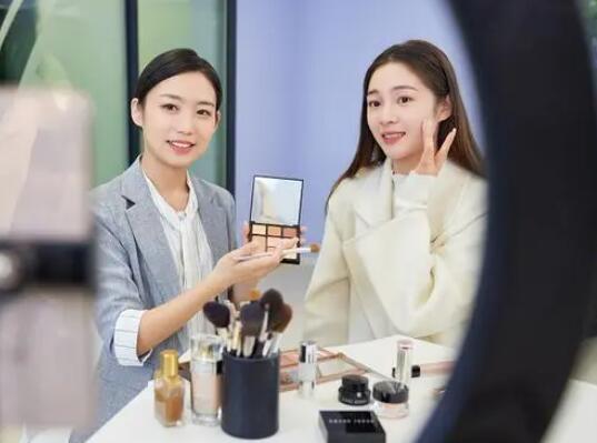 花西子曾扬言要打破价格天花板  背后真相实在令人感到惊愕