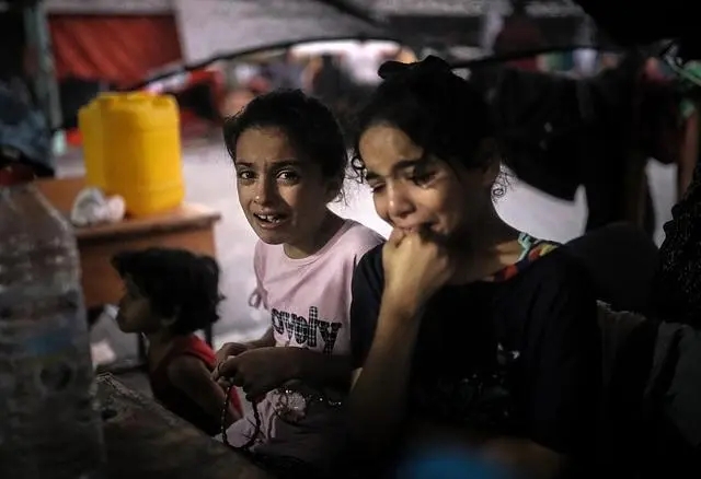 加沙孩子腿上写名字以便遇害后识别  内幕曝光简直太意外了